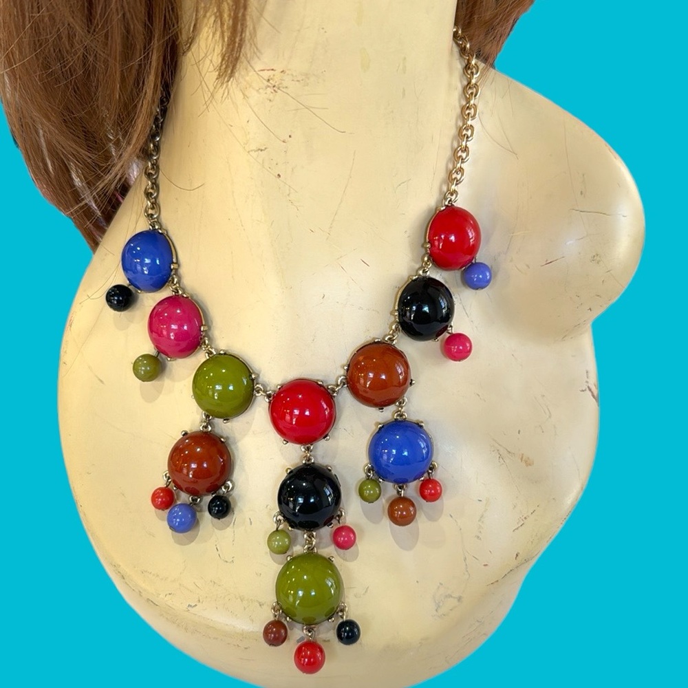 MULTICOLORED STONES STATEMENT NECKLACE